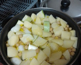 Foto del paso 1 de la receta: Crema de calabacín, puerros y garbanzos para estudiantes