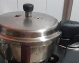 A picture of step 1 of Punjabi Chole Masala.