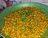 A picture of step 4 of Kolhapuri Misal.