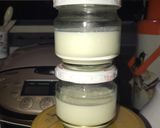 Hình bước làm 2 của món Làm sữa chua cho bé bằng sữa công thức ủ trong nồi cơm điện (bé trên 1 tuổi)