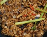 Foto langkah ke 4 dari resep Tongkol Suwir Kecap.