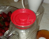 Foto del paso 1 de la receta: Licuado de frutillas