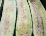 Cukkini gombaraguval töltve, sajttal sütve recept fázis 3 fotója
