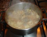 Foto del paso 8 de la receta Sepia con patatas y alcachofas