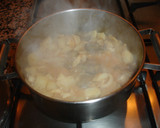 Foto del paso 8 de la receta: Sepia con patatas y alcachofas