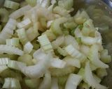 Foto del paso 1 de la receta: Vianda para oficina 6 - ensalada con pollo y apio