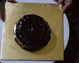 A picture of step 13 of Chocolate Flowing Cake.