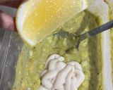 Foto langkah ke 4 dari resep Creamy Avocado Cucumber Salad.