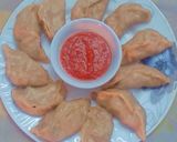 A picture of step 2 of Momos.