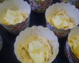 Foto langkah ke 5 dari resep Lemon Cream Cheese Muffins.