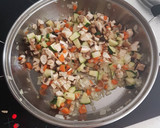 Foto del paso 1 de la receta: Filete de atún con champiñones y vino tinto