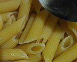 Foto langkah ke 1 dari resep Pasta Smoked Fish Arrabiata.