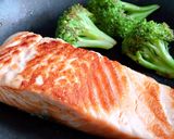 Hình bước làm 6 của món Cá Hồi Áp Chảo Sốt Kem Nấm Fake Healthy