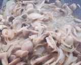 Foto del paso 4 de la receta: Espaguetis integrales con champiñones y butifarra negra
