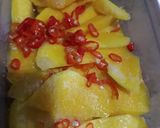 Foto langkah ke 2 dari resep Mangga Muda Kopyok.