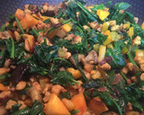 Foto del paso 10 de la receta: Tallarín de arroz con Soja y pisto de calabaza, berenjena y espinaca