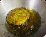 A picture of step 4 of Green Garlic Onion Palak Puri.