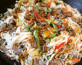 Foto del paso 7 de la receta: Fideos de arroz con ternera y vegetales