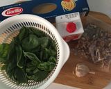 Hình bước làm 2 của món Mì Spagetti sốt pesto