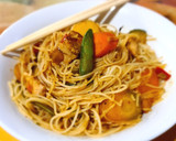 Foto del paso 6 de la receta: Noodles de arroz con verduras y pollo