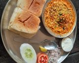 A picture of step 14 of Maharashtrain Misal Pav.