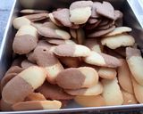 Foto langkah ke 7 dari resep Lidah kucing dua rasa.