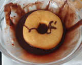 Foto del paso 7 de la receta Donuts clásicos rellenos de crema y cobertura de chocolate