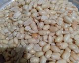 Foto langkah ke 1 dari resep Kacang Goreng Bawang Putih.