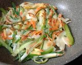 Foto langkah ke 2 dari resep Vegetable Pancake.