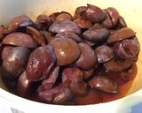 Une image de l'étape 1 de Compote de prunes et bananes.