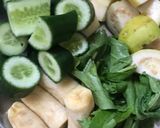 A picture of step 1 of Green smoothie 2.