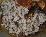 Foto langkah ke 3 dari resep Nasi Cokot isi Ayam Suwir Rica Kemangi.