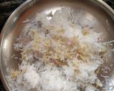 A picture of step 3 of Mooli parantha.