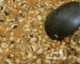 A picture of step 1 of Lobia Ragda Pattice.
