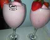 Strawberry milkshake recipe step 3 photo