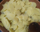 Foto del paso 3 de la receta: Tortilla de patatas con chorizo y cebolla caramelizada Stiller