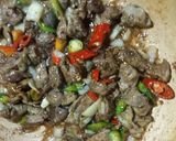 Foto langkah ke 3 dari resep Hati Ampela Lada Hitam.
