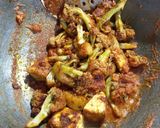 A picture of step 6 of Masala Gobhi Paneer.