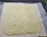Foto del paso 2 de la receta: Pastel de hojaldre de jamón y queso fácil