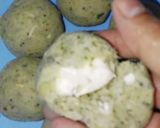 A picture of step 2 of Cheesy chicken balls.
