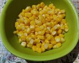 Foto langkah ke 1 dari resep Bening Daun Kelor Jagung.