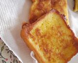 A picture of step 3 of Milky French toast.