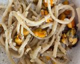 Une image de l'étape 7 de Linguine - moules à la crème et au vin blanc.