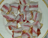 Foto del paso 1 de la receta: Papada ibérica sobre panecillos con tomate 