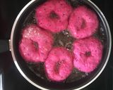 Foto langkah ke 5 dari resep Donat Buah Naga.