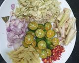 Hình bước làm 1 của món Chân gà sả tắc