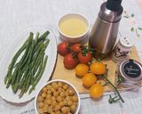 Foto del passaggio 1 della ricetta Cous cous con asparagi,ceci e pomodorini al profumo di zafferano
