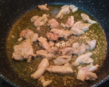 Foto del paso 2 de la receta: Tallarines con verduras, gambas y Pollo