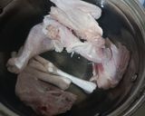 Foto langkah ke 1 dari resep Sop Ayam Kampung.