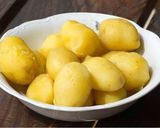 A picture of step 1 of Rajasthani Dum Aaloo.